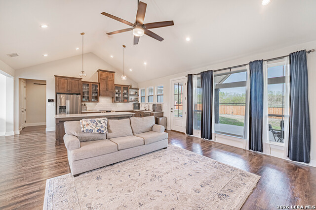 Image 11 of 46 For 112 Magnolia W