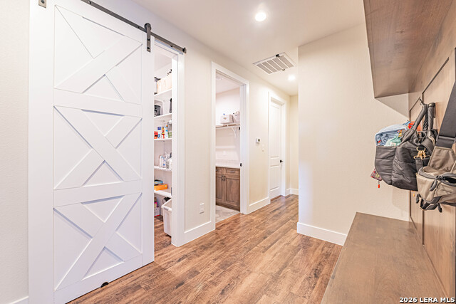 Image 22 of 46 For 112 Magnolia W