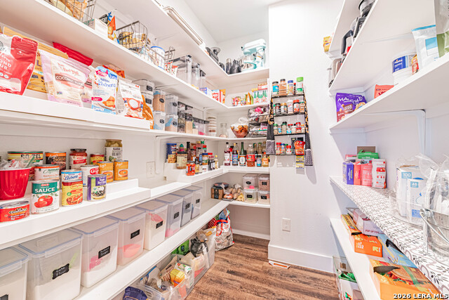 Image 23 of 46 For 112 Magnolia W