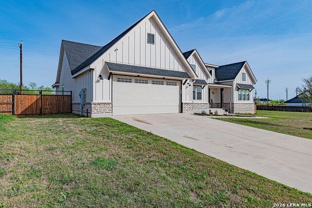 Image 3 of 46 For 112 Magnolia W