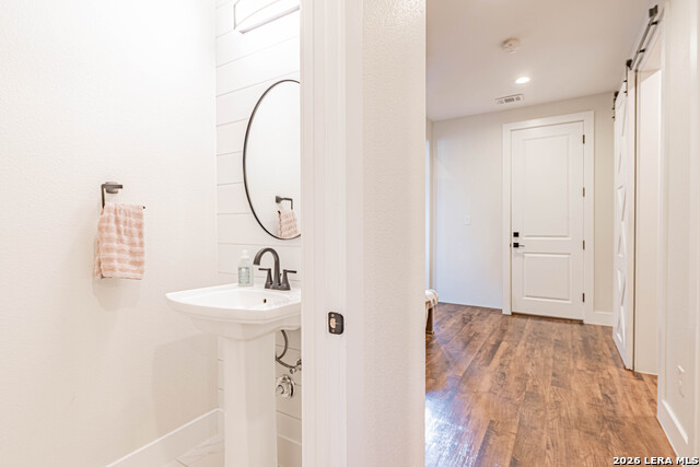 Image 37 of 46 For 112 Magnolia W