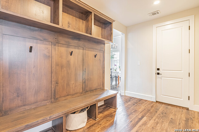 Image 38 of 46 For 112 Magnolia W