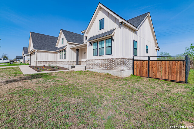 Image 4 of 46 For 112 Magnolia W