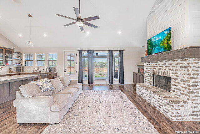 Image 5 of 46 For 112 Magnolia W