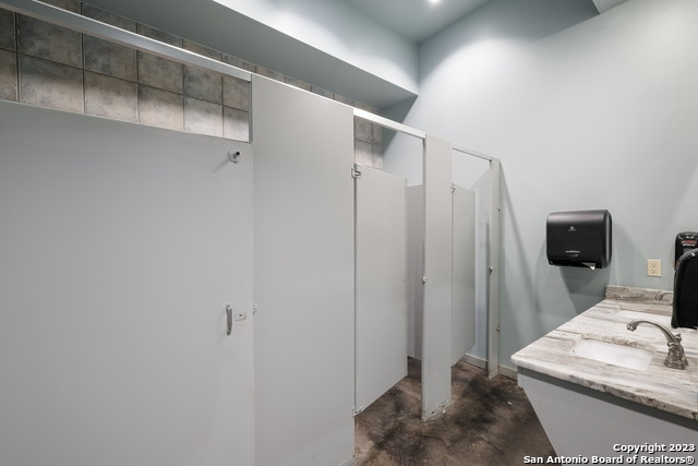 Image 37 of 41 For 13838 Jones Maltsberger