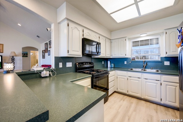 Image 41 of 49 For 401 Concordia