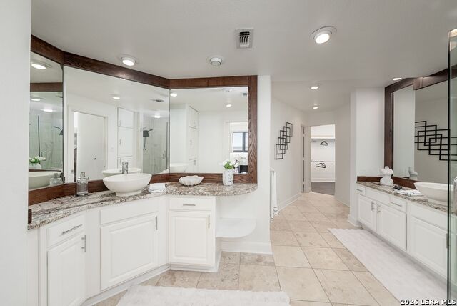 Image 17 of 49 For 7701 Wurzbach  2302