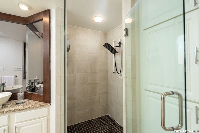 Image 18 of 49 For 7701 Wurzbach  2302