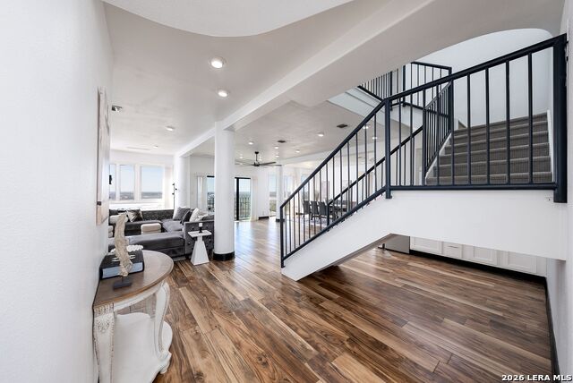 Image 2 of 49 For 7701 Wurzbach  2302