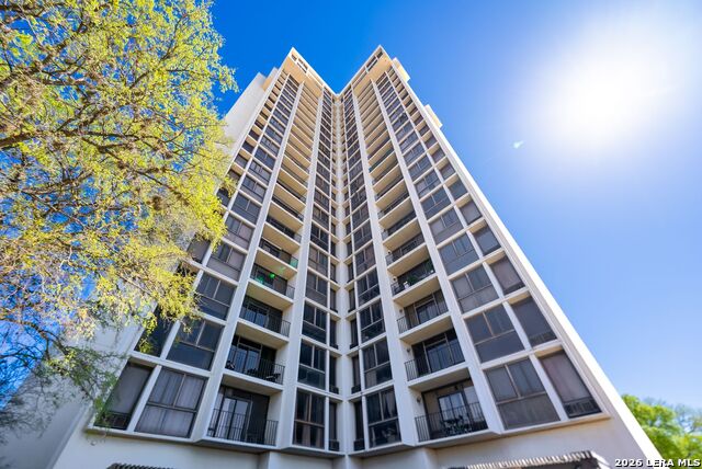 Image 34 of 49 For 7701 Wurzbach  2302