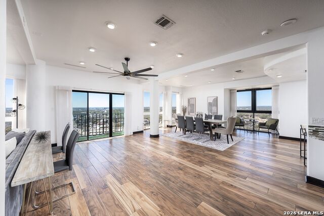 Image 5 of 49 For 7701 Wurzbach  2302