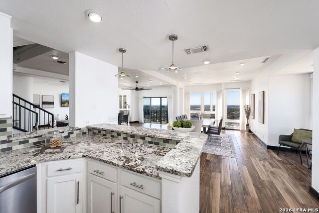 Image 9 of 49 For 7701 Wurzbach  2302