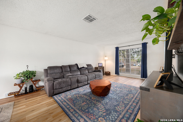 Image 12 of 42 For 16226 Pinetree