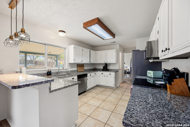 Image 14 of 42 For 16226 Pinetree