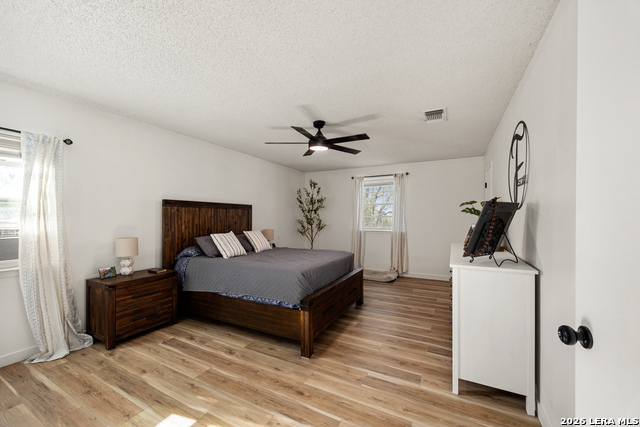 Image 23 of 42 For 16226 Pinetree