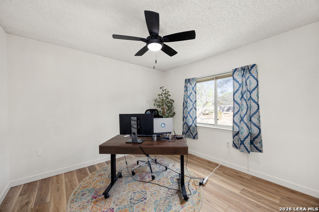 Image 28 of 42 For 16226 Pinetree