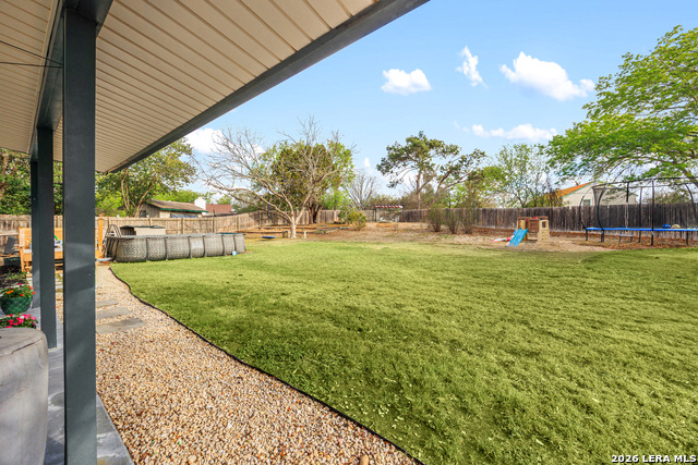 Image 31 of 42 For 16226 Pinetree