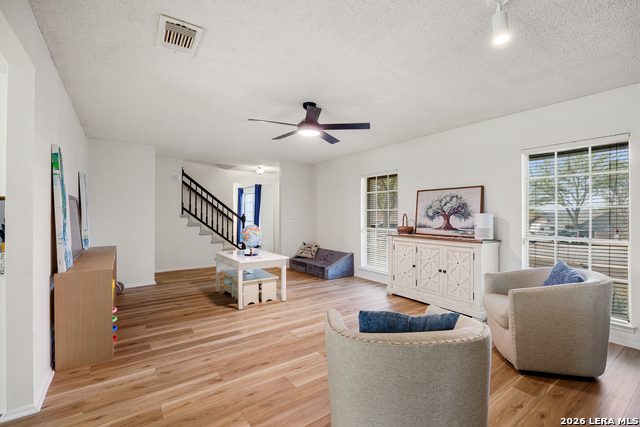 Image 6 of 42 For 16226 Pinetree