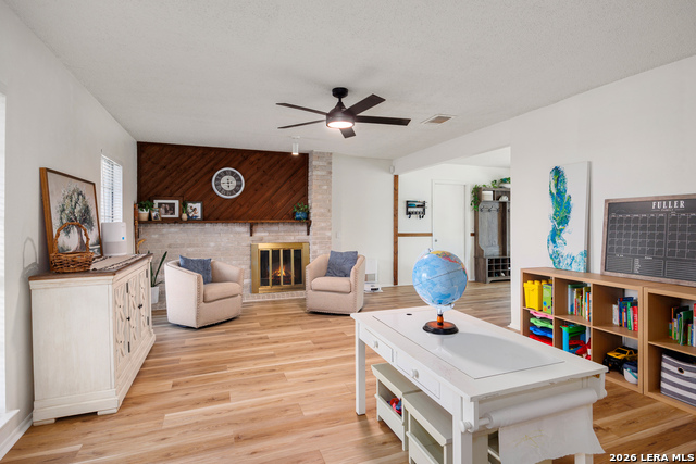 Image 7 of 42 For 16226 Pinetree