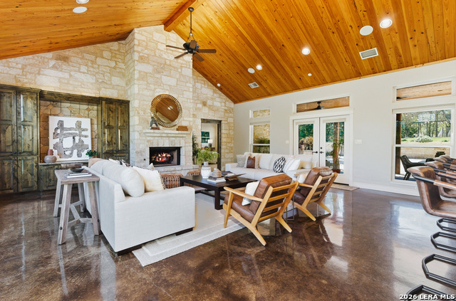 Image 12 of 62 For 333 Pike  