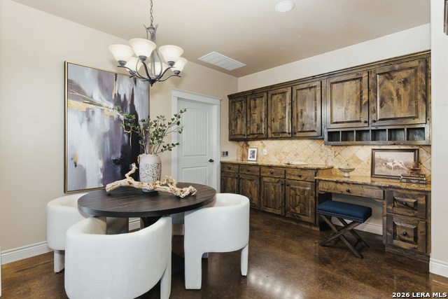 Image 19 of 62 For 333 Pike  