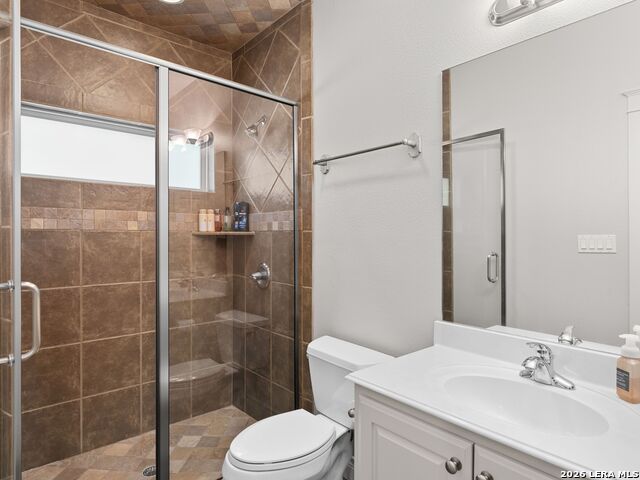 Image 26 of 62 For 333 Pike  