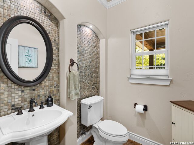 Image 27 of 62 For 333 Pike  