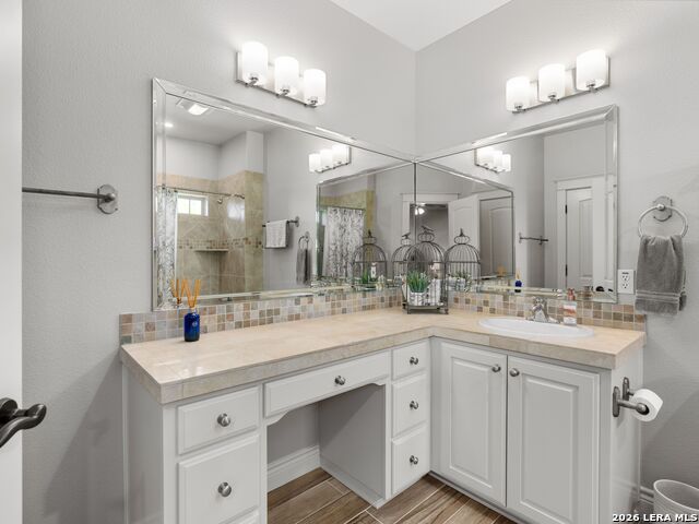 Image 31 of 62 For 333 Pike  