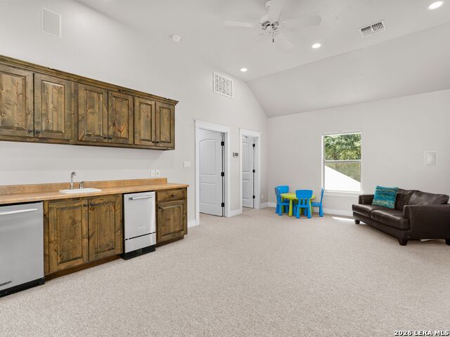 Image 37 of 62 For 333 Pike  