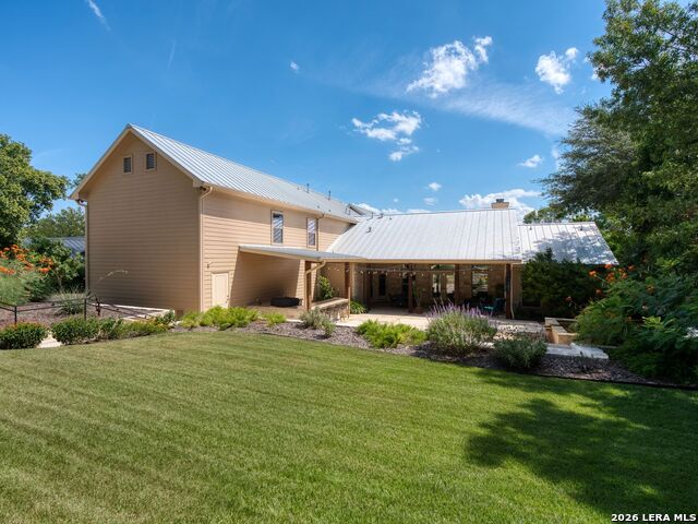 Image 47 of 62 For 333 Pike  