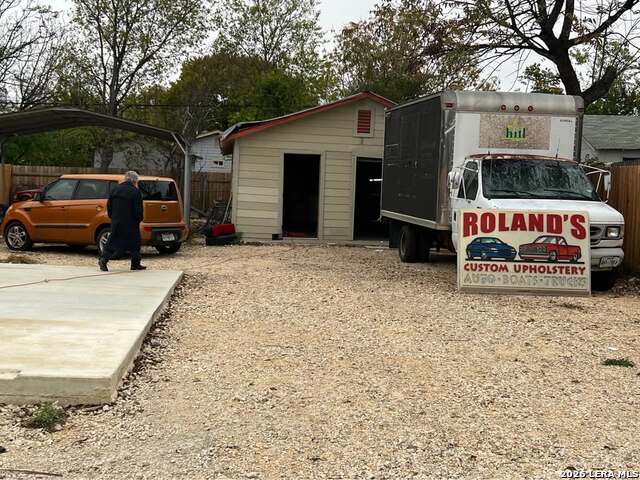 Image 6 of 7 For 3419 Commerce