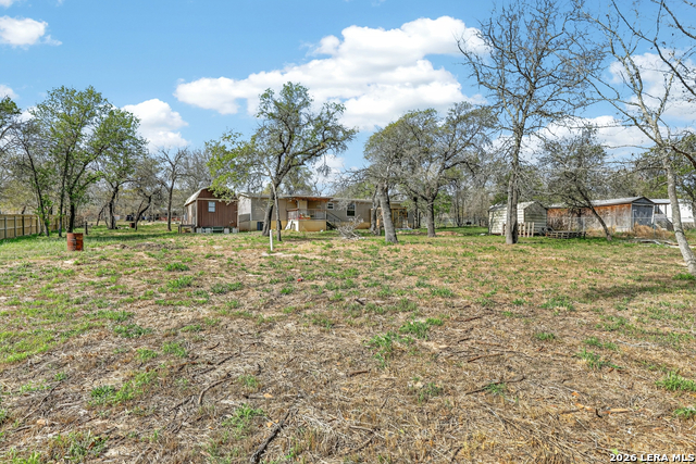 Listing photo id 8 for 1707 Medina Cir