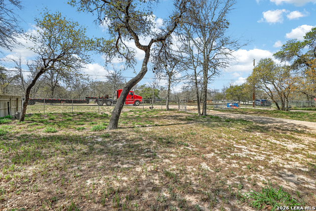 Listing photo id 9 for 1707 Medina Cir