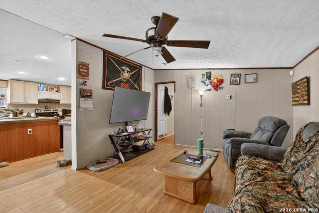 Listing photo id 11 for 1707 Medina Cir