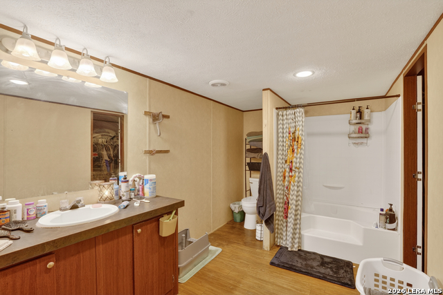 Listing photo id 14 for 1707 Medina Cir