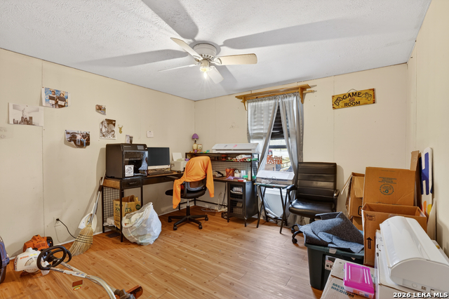 Listing photo id 17 for 1707 Medina Cir