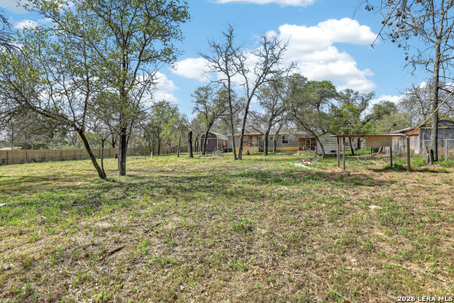 Listing photo id 22 for 1707 Medina Cir