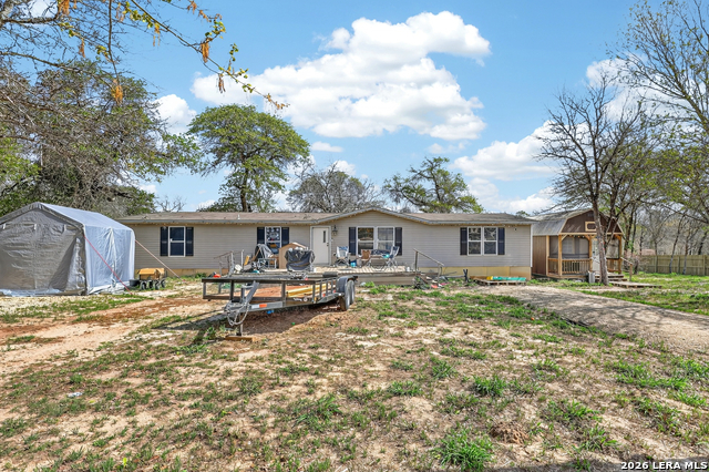 Listing photo id 4 for 1707 Medina Cir