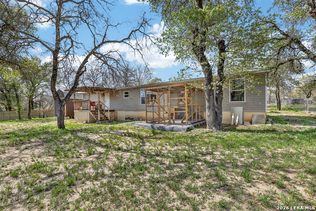 Listing photo id 6 for 1707 Medina Cir