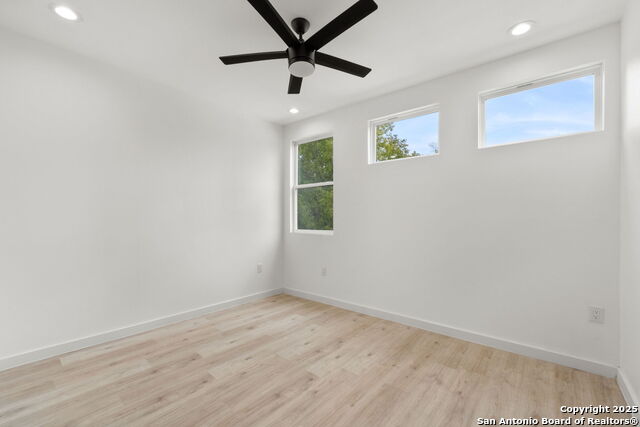 Image 23 of 45 For 308 Mesquite St S 102