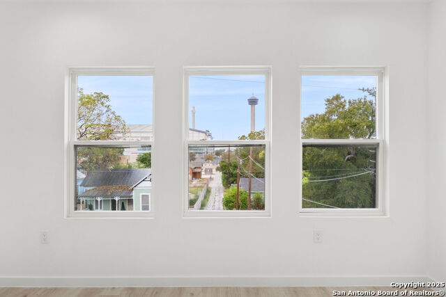 Image 33 of 45 For 308 Mesquite St S 102