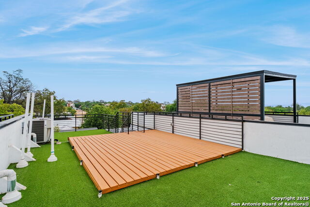 Image 37 of 45 For 308 Mesquite St S 102