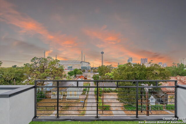 Image 38 of 45 For 308 Mesquite St S 102