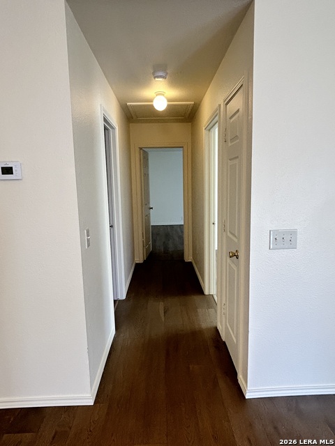 Listing photo id 2 for 5046 Anacacho St