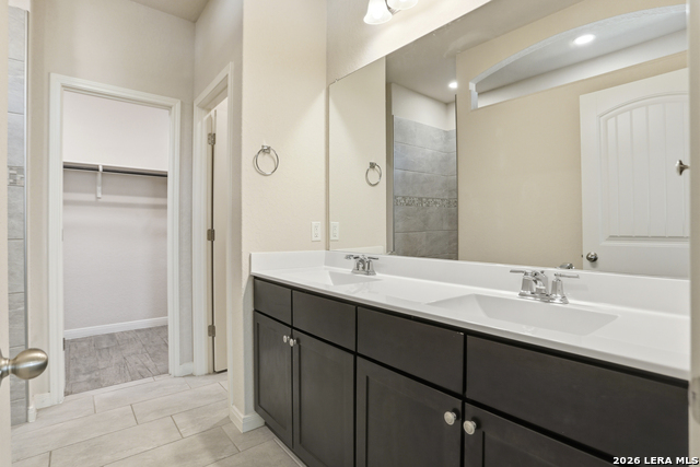 Image 18 of 34 For 13926 Westbury Falls