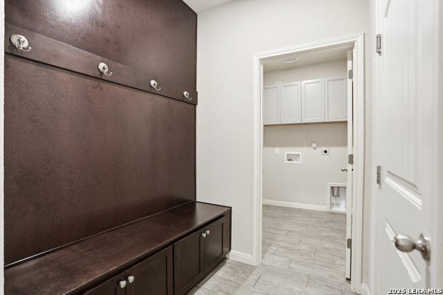 Image 31 of 34 For 13926 Westbury Falls