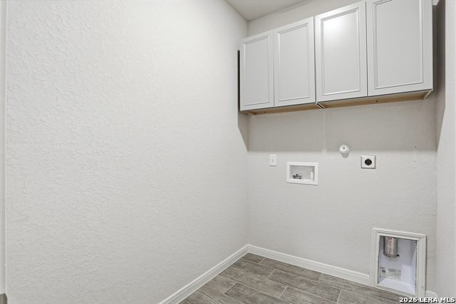 Image 32 of 34 For 13926 Westbury Falls