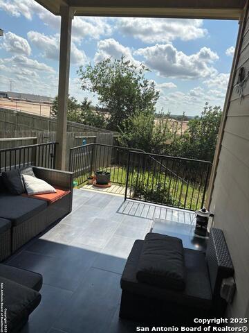 Image 34 of 37 For 21943 Akin Byu