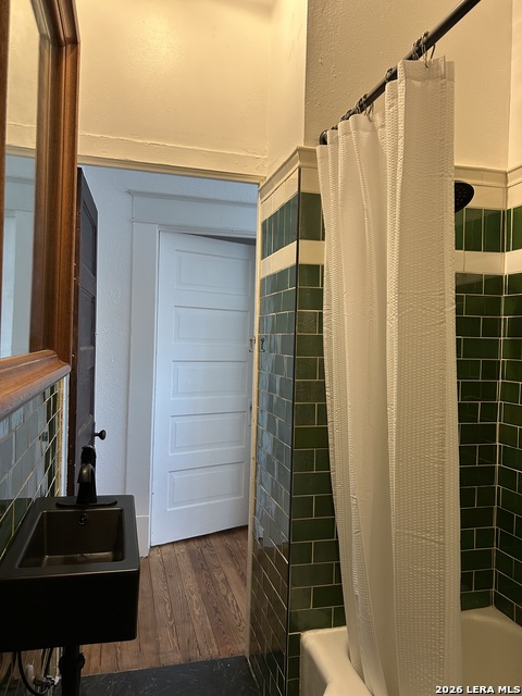 Image 12 of 19 For 2213 Flores N