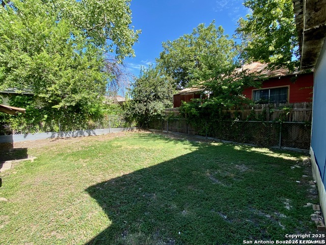 Image 19 of 19 For 2213 Flores N